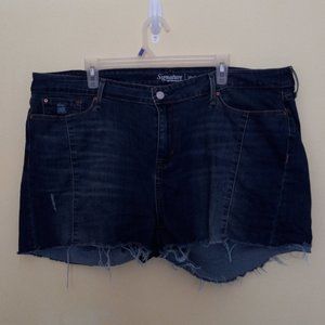 Signature by Levi Strauss Modern Distressed Shorts Size 20